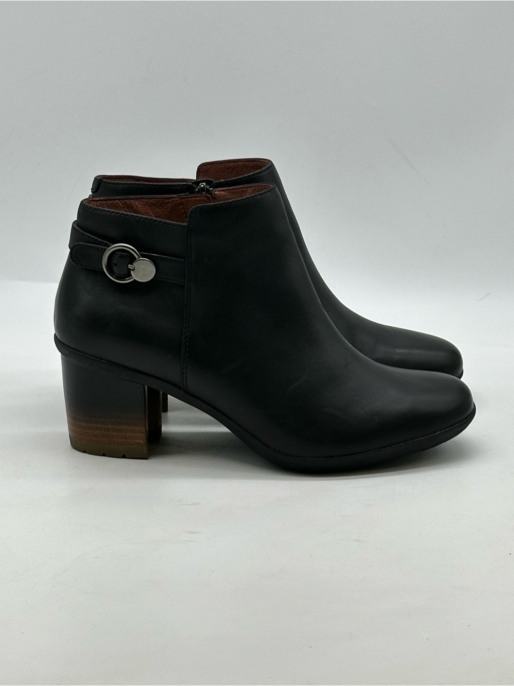 Dansko Perry Waterproof Ankle Bootie. Size 10